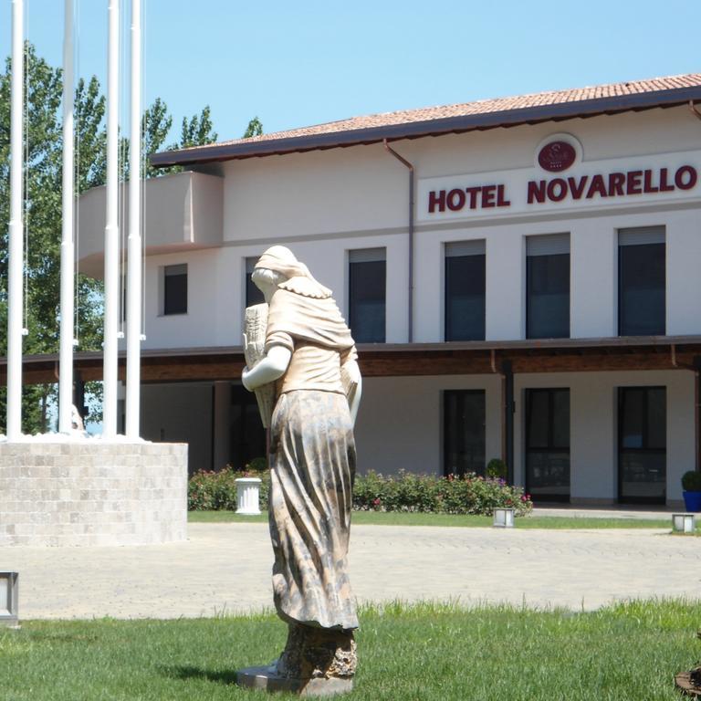 Hotel Novarello Granozzo con Monticello ภายนอก รูปภาพ