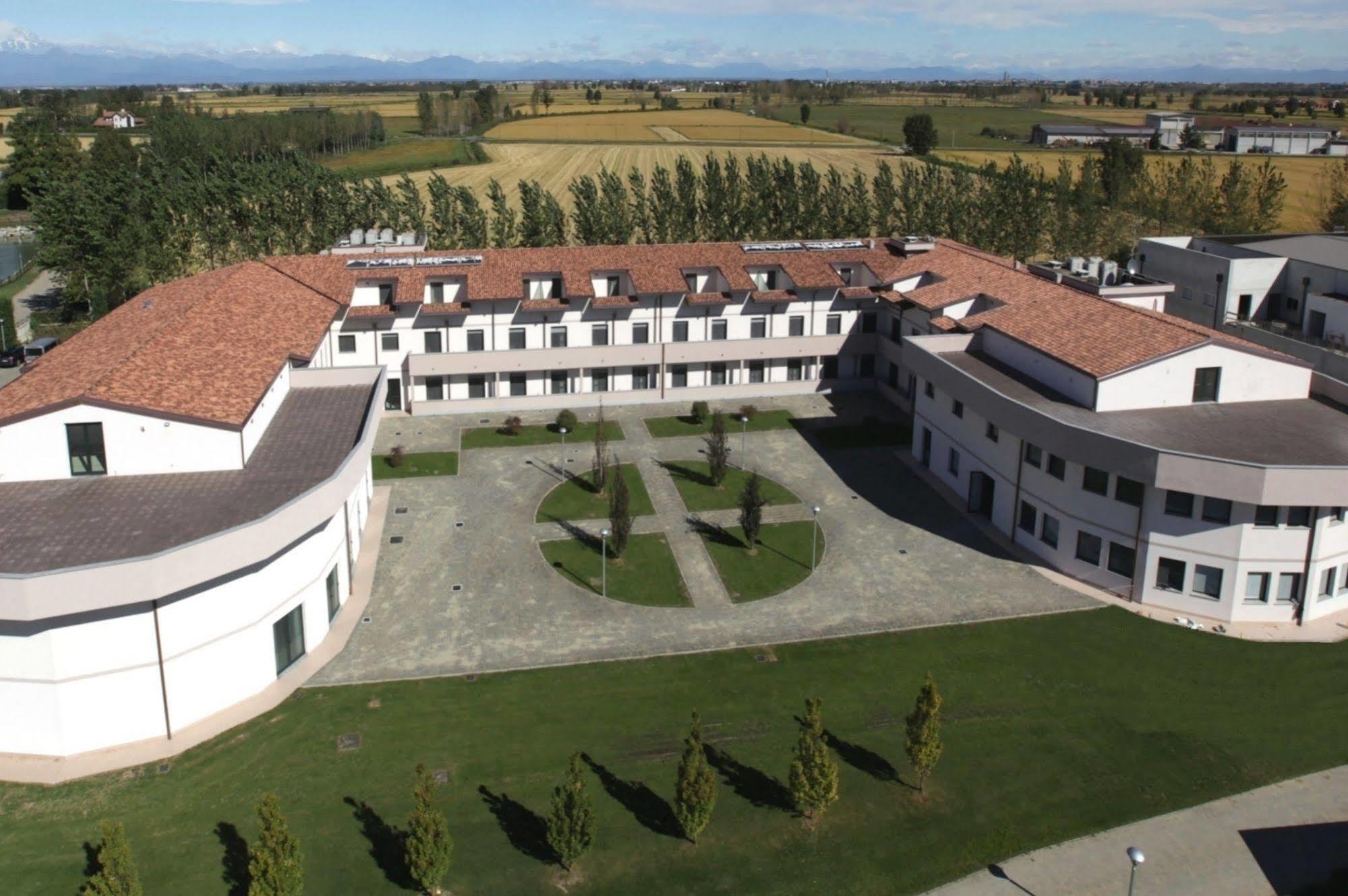 Hotel Novarello Granozzo con Monticello ภายนอก รูปภาพ